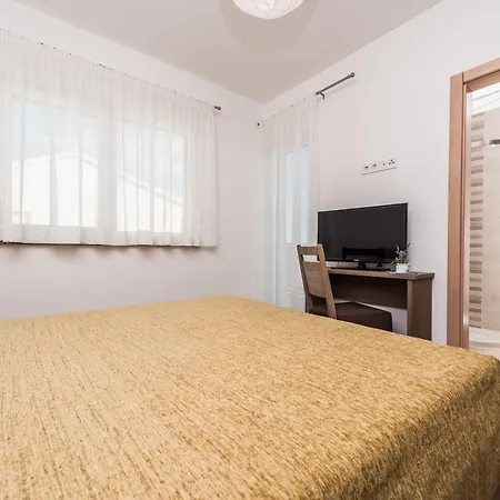 Villa Dalmacija Ii *